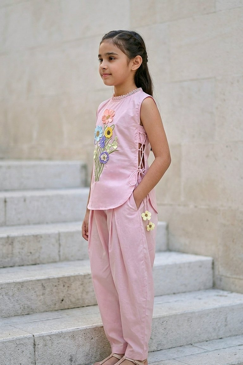Bouquet Top + Baggy Pants